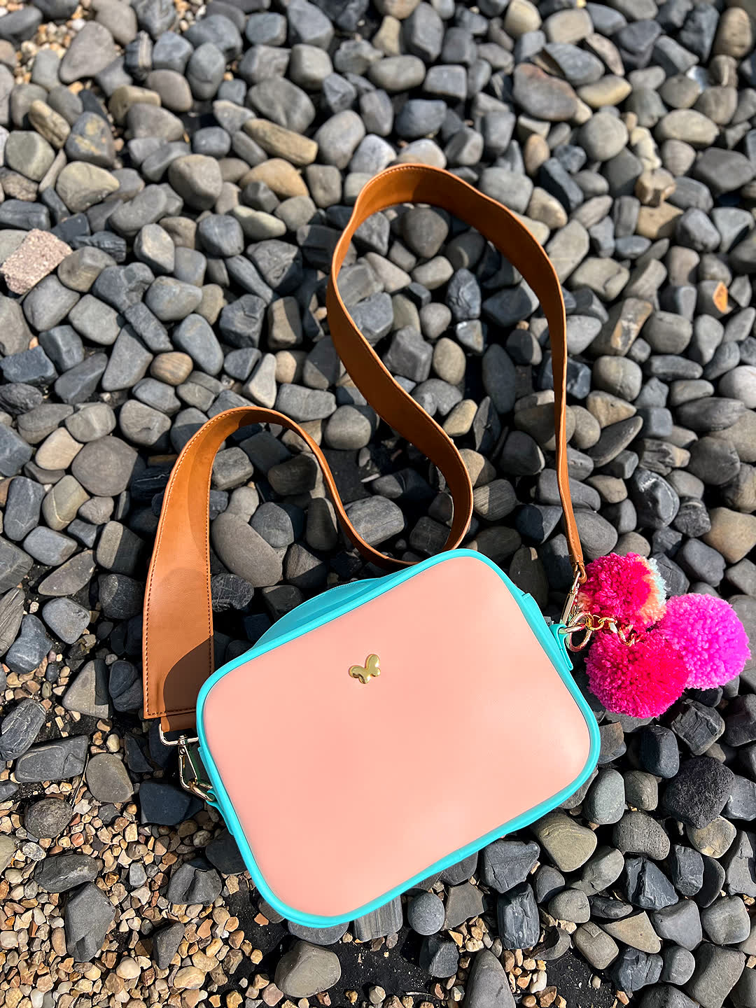 bolsos para mujer, bolsos de moda Colombia, bolsos artesanales, bolsos hechos a mano, bolsos colombianos