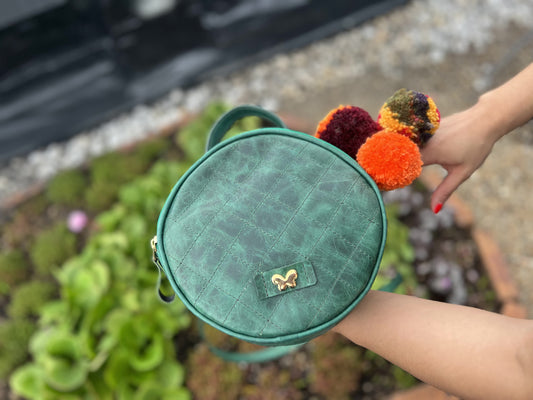 bolsos para mujer, bolsos de moda Colombia, bolsos artesanales, bolsos hechos a mano, bolsos tendencia 2025, bolsos colombianos
