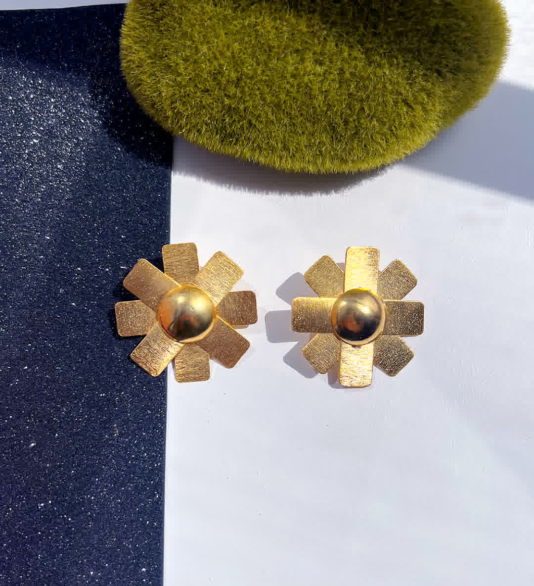 Aretes Dorado Topo Petunia