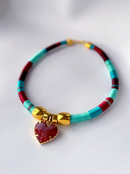 Collar Sparkle Solitario Corazón Vino Celeste