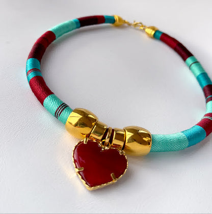 Collar Sparkle Solitario Corazón Vino Celeste