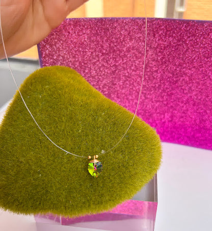 Collar Marroqui Invisibles Corazon Verde tornasolado